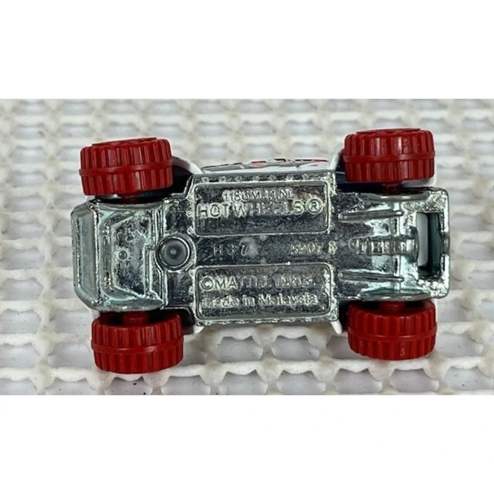 Vintage 1983 Hot Wheels Volkswagen‎ Stunt Team VW Car white diecast 1:64-Good